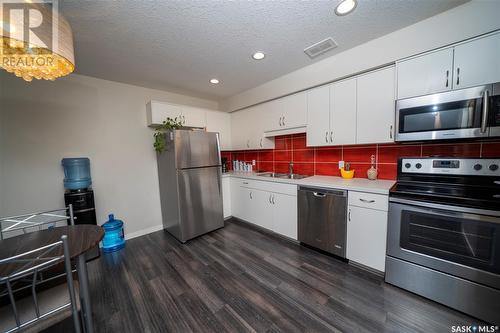 49B 5635 Aerodrome Road, Regina, SK - Indoor Photo Showing Kitchen With Stainless Steel Kitchen