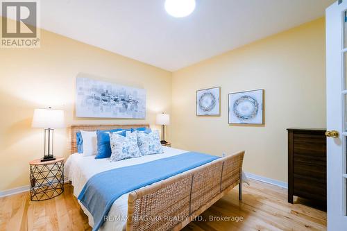 10 Dixie Avenue, Niagara-On-The-Lake, ON - Indoor Photo Showing Bedroom