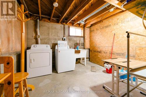 10 Dixie Avenue, Niagara-On-The-Lake, ON - Indoor Photo Showing Laundry Room