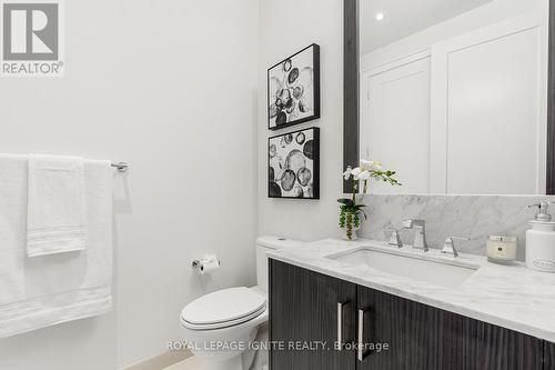 112 - 25 Adra Grado Way, Toronto, ON - Indoor Photo Showing Bathroom