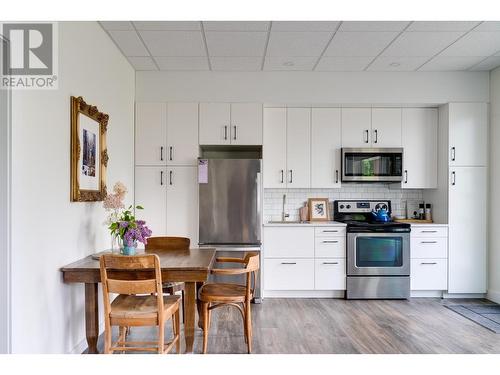 617 Harold Street, Slocan, BC - Indoor Photo Showing Kitchen