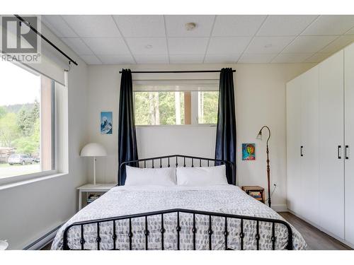 617 Harold Street, Slocan, BC - Indoor Photo Showing Bedroom