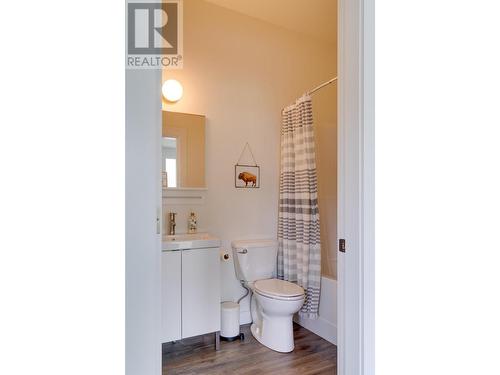 617 Harold Street, Slocan, BC - Indoor Photo Showing Bathroom