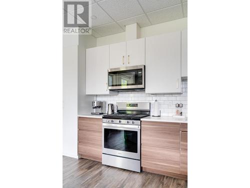 617 Harold Street, Slocan, BC - Indoor Photo Showing Kitchen