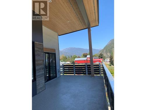 617 Harold Street, Slocan, BC -  With Exterior