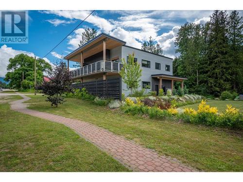 617 Harold Street, Slocan, BC - Outdoor