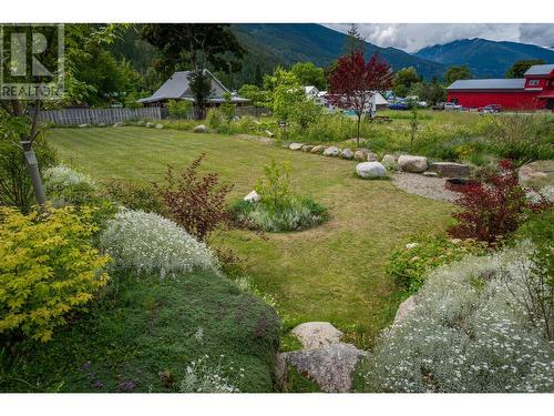 617 Harold Street, Slocan, BC - Outdoor