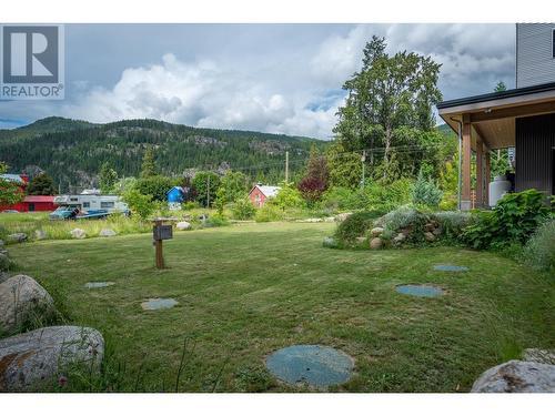 617 Harold Street, Slocan, BC - Outdoor