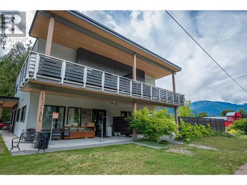 617 Harold Street, Slocan, BC - Outdoor