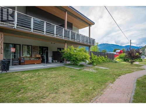 617 Harold Street, Slocan, BC - Outdoor