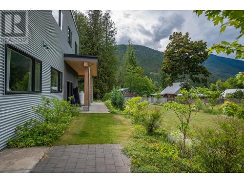 617 Harold Street, Slocan, BC - Outdoor