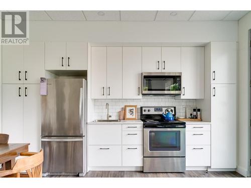 617 Harold Street, Slocan, BC - Indoor Photo Showing Kitchen