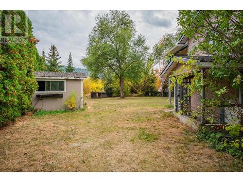 402 Beresford  Crescent, Castlegar, BC - Outdoor