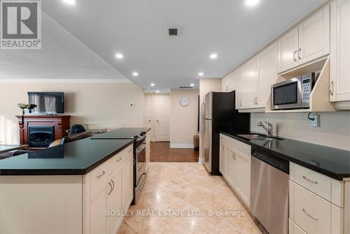 403 - 30 Wellington Street E, Toronto, ON - Indoor Photo Showing Kitchen