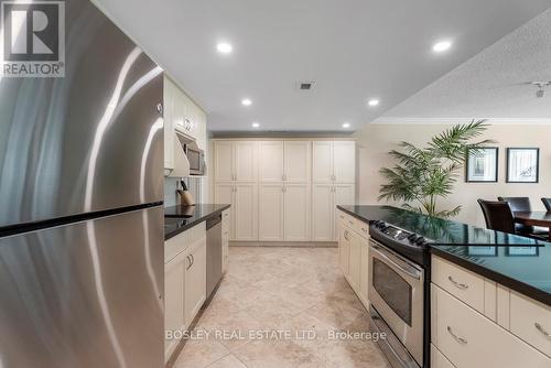 403 - 30 Wellington Street E, Toronto, ON - Indoor Photo Showing Kitchen With Upgraded Kitchen