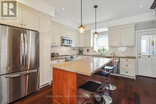 2426 The Promenade, Oakville, ON - Indoor Photo Showing Kitchen With Stainless Steel Kitchen With Upgraded Kitchen