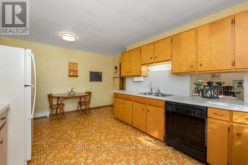 1264 Olde Base Line Road, Caledon, ON - Indoor Photo Showing Kitchen With Double Sink