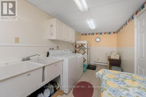 1264 Olde Base Line Road, Caledon, ON - Indoor Photo Showing Laundry Room