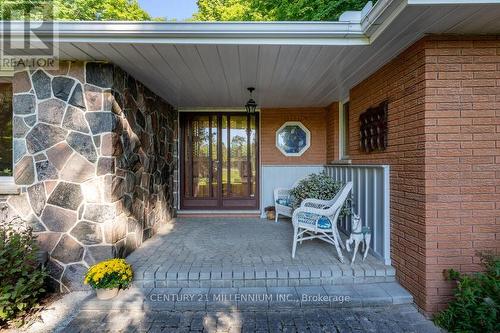 1264 Olde Base Line Road, Caledon, ON - Outdoor With Exterior