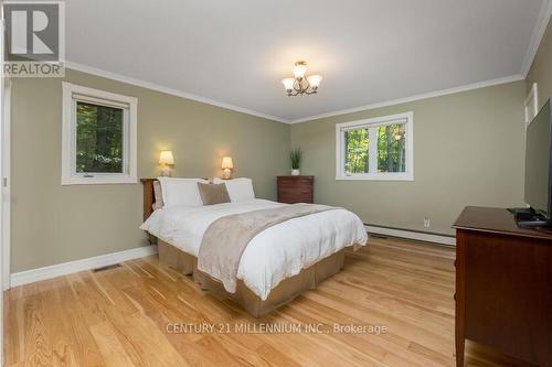 1264 Olde Base Line Road, Caledon, ON - Indoor Photo Showing Bedroom