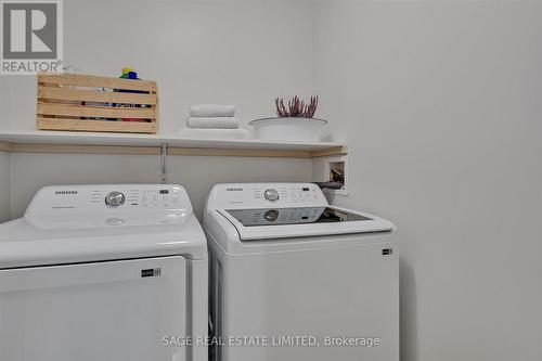 19 William Booth Crescent, Kawartha Lakes, ON -  Photo Showing Laundry Room