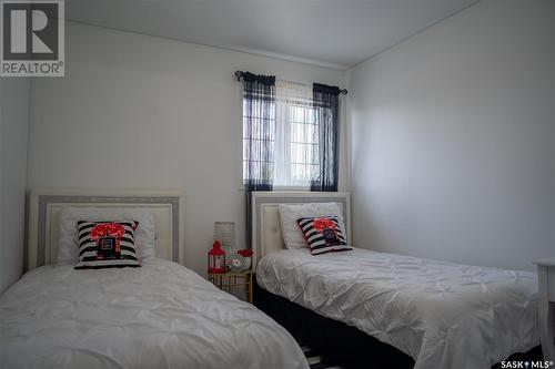 102 Epp Avenue, Saskatoon, SK - Indoor Photo Showing Bedroom