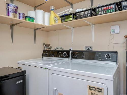 212-898 Vernon Ave, Saanich, BC - Indoor Photo Showing Laundry Room