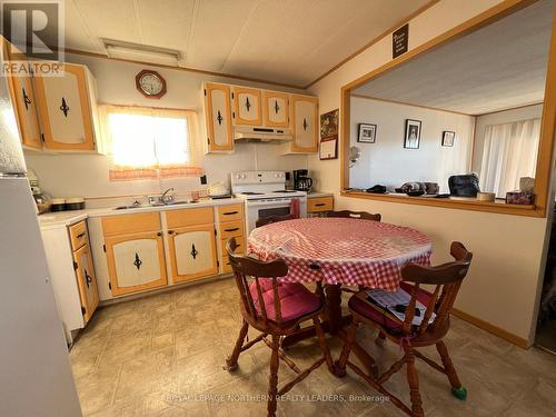 287 Evelyn Crescent, Timmins (Trailer Parks), ON - Indoor Photo Showing Kitchen