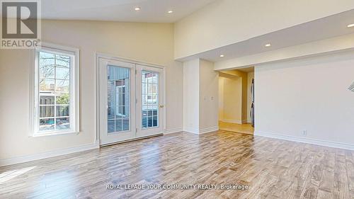 70 Shannon Road, East Gwillimbury, ON - Indoor Photo Showing Other Room