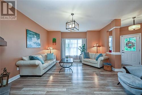 119 Sophie Lane, Merrickville, ON - Indoor Photo Showing Living Room