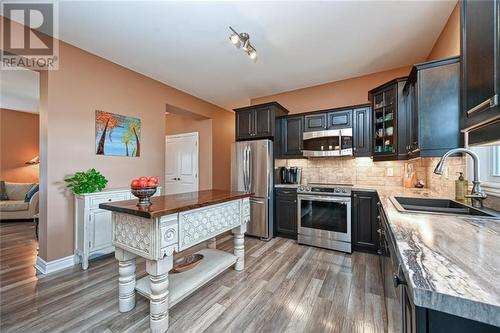 119 Sophie Lane, Merrickville, ON - Indoor Photo Showing Kitchen With Upgraded Kitchen