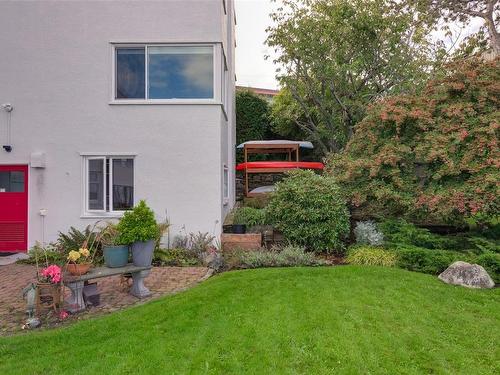 102-2768 Satellite St, Oak Bay, BC - Outdoor