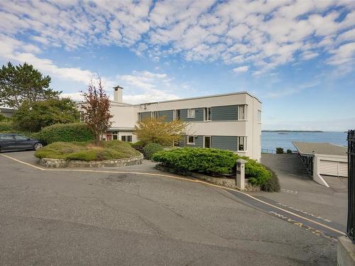 102-2768 Satellite St, Oak Bay, BC - Outdoor