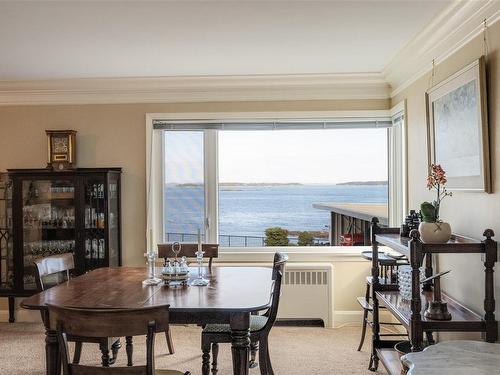 102-2768 Satellite St, Oak Bay, BC - Indoor Photo Showing Dining Room