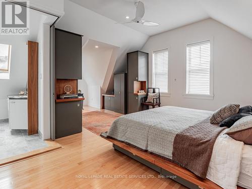 20 Howland Avenue, Toronto, ON - Indoor Photo Showing Bedroom