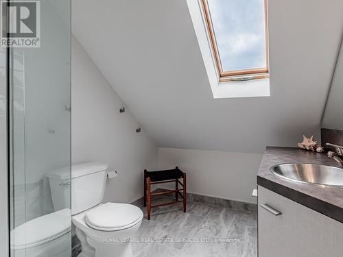 20 Howland Avenue, Toronto, ON - Indoor Photo Showing Bathroom