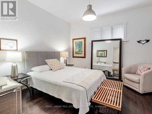 20 Howland Avenue, Toronto, ON - Indoor Photo Showing Bedroom