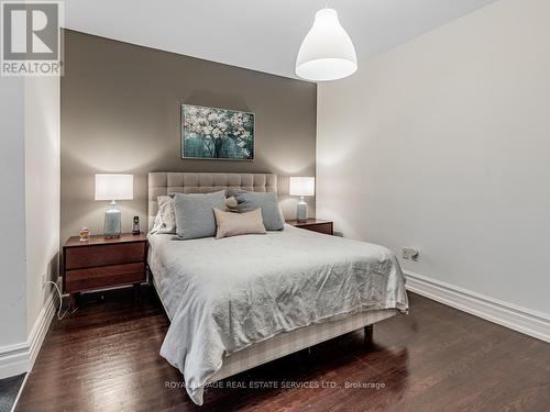 20 Howland Avenue, Toronto, ON - Indoor Photo Showing Bedroom