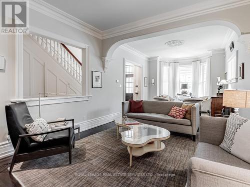 20 Howland Avenue, Toronto, ON - Indoor Photo Showing Living Room