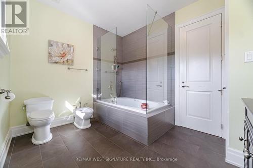 12 Gosling Road, Vaughan, ON - Indoor Photo Showing Bathroom