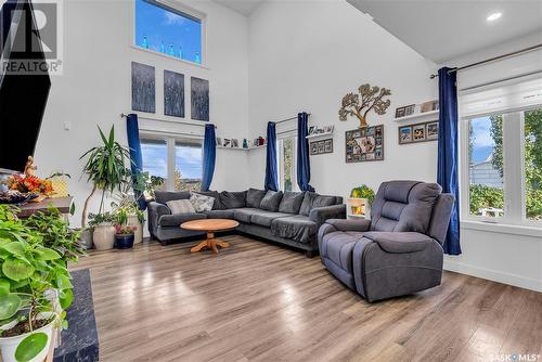 82 26Th Street, Battleford, SK - Indoor Photo Showing Living Room