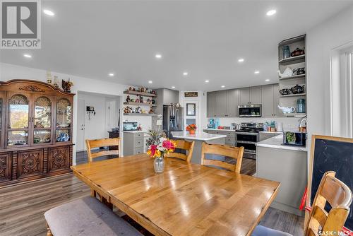 82 26Th Street, Battleford, SK - Indoor Photo Showing Dining Room