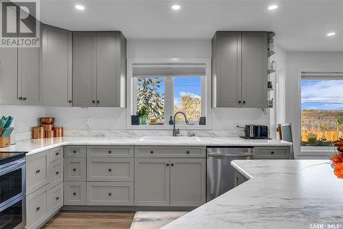 82 26Th Street, Battleford, SK - Indoor Photo Showing Kitchen