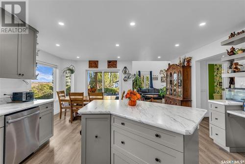 82 26Th Street, Battleford, SK - Indoor Photo Showing Kitchen