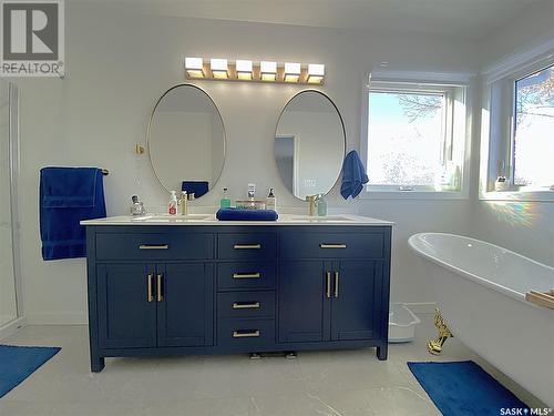 82 26Th Street, Battleford, SK - Indoor Photo Showing Bathroom