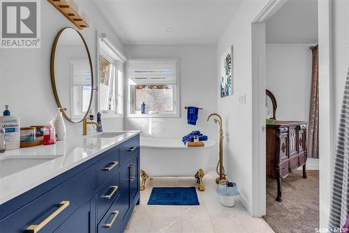 82 26Th Street, Battleford, SK - Indoor Photo Showing Bathroom