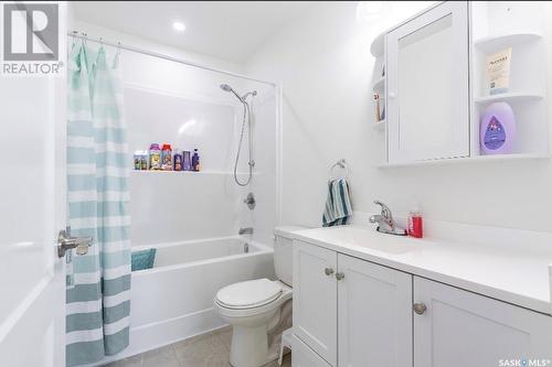 82 26Th Street, Battleford, SK - Indoor Photo Showing Bathroom