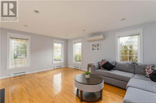 5 Willowdale Court, Moncton, NB - Indoor Photo Showing Living Room