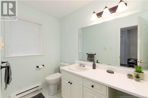 5 Willowdale Court, Moncton, NB - Indoor Photo Showing Bathroom