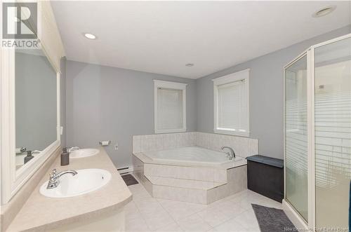 5 Willowdale Court, Moncton, NB - Indoor Photo Showing Bathroom